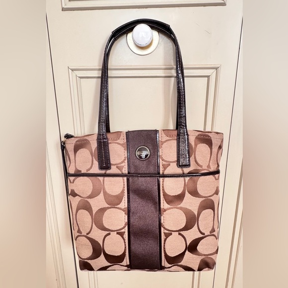 Classic Coach Tote Bag - Mint Condition - Picture 2 of 9